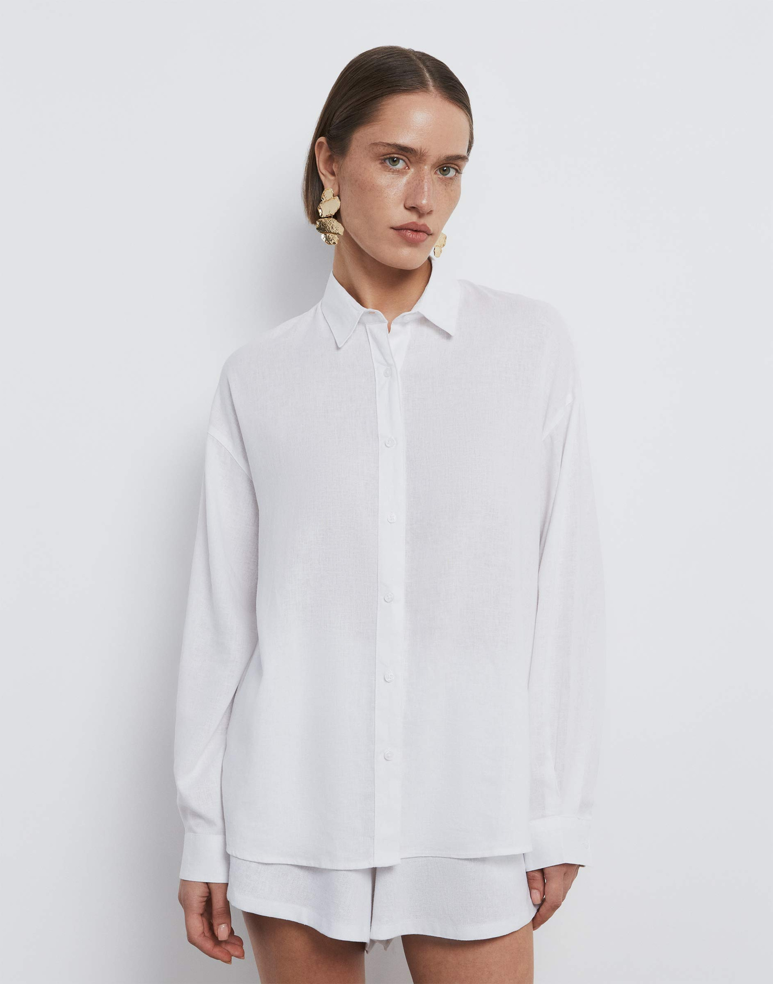 Белая льняная рубашка oversize GWT003968-2 купить по цене от 649 рублей ...