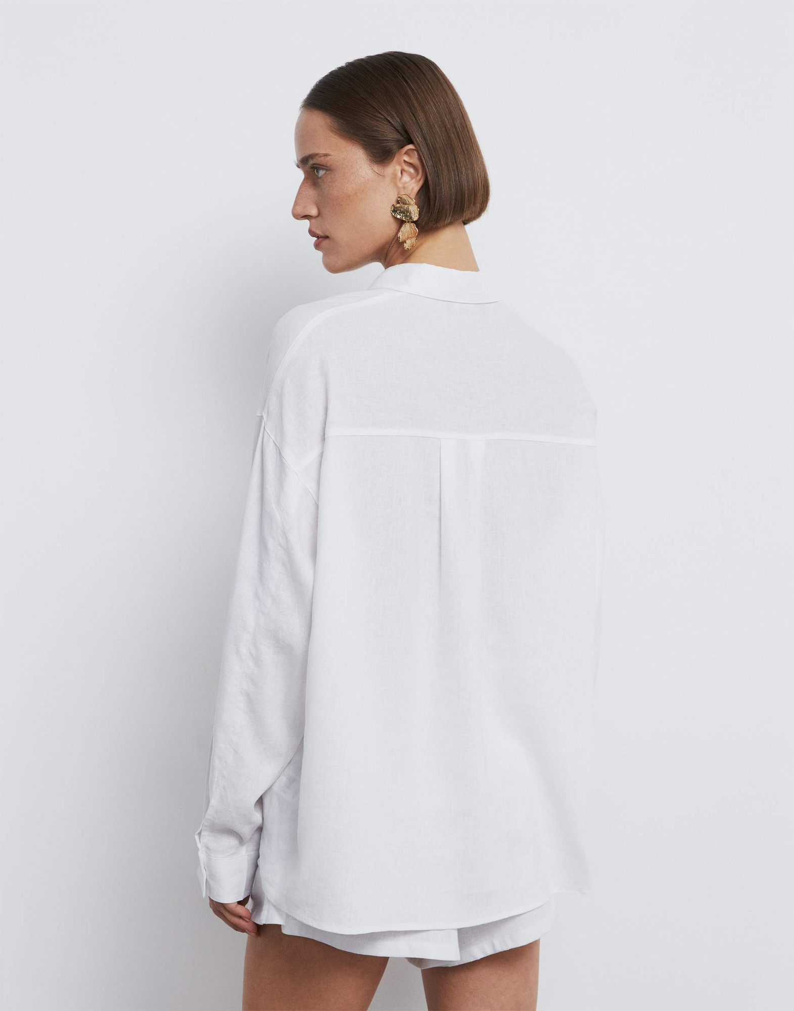 Белая льняная рубашка oversize GWT003968-2 купить по цене от 649 рублей ...