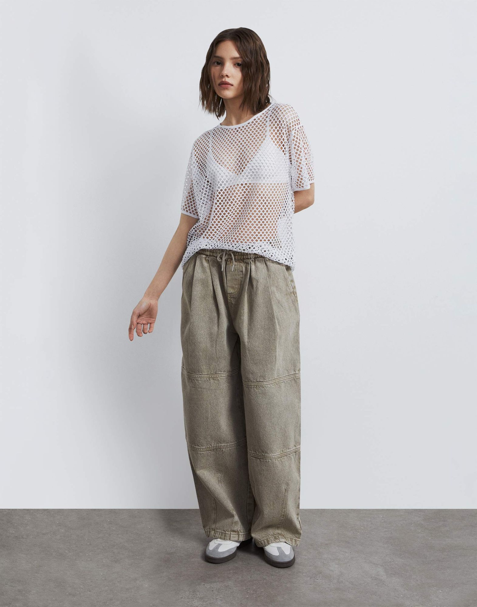 Белая сетчатая футболка oversize GKT023239-1 купить по цене от 199 ...