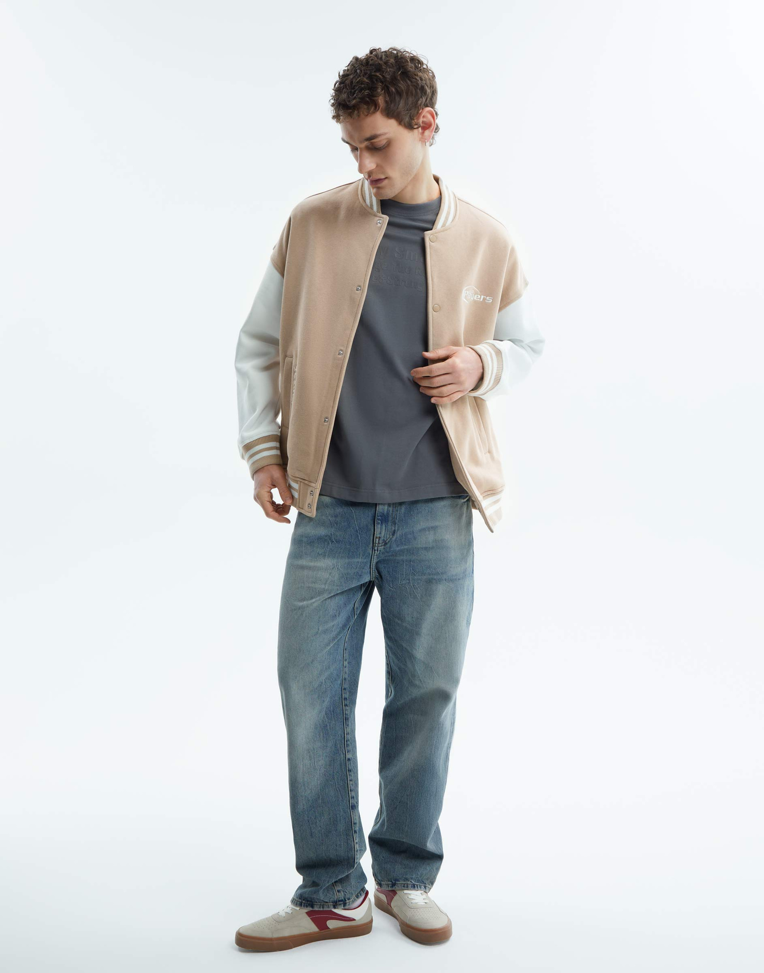 Бежевая толстовка-бомбер oversize колор-блок с вышивкой BAC013063-3 ...