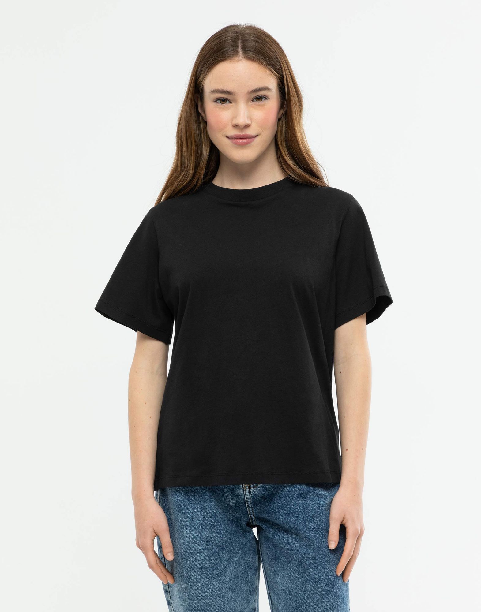 Черная базовая футболка Loose straight GKT018307-4 купить по цене от ...