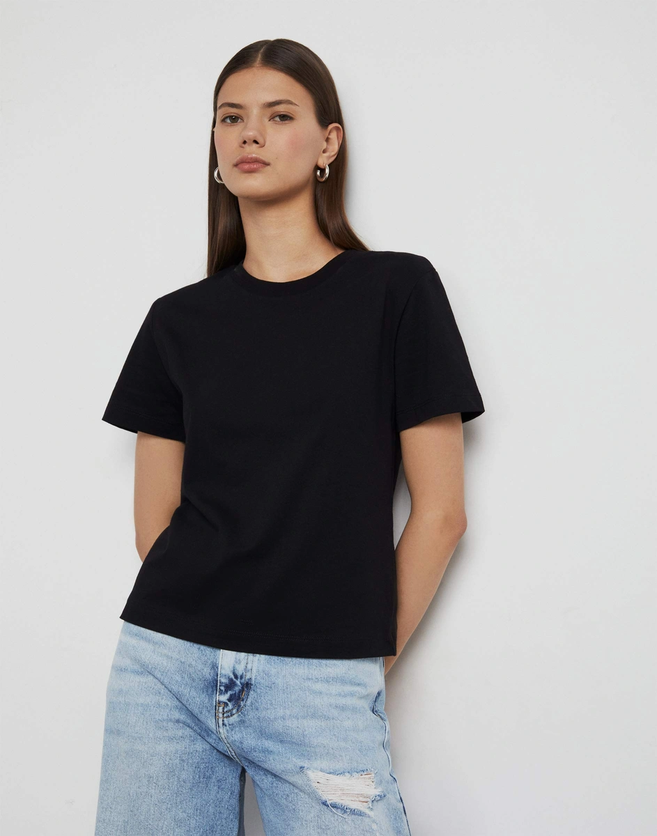 Чёрная базовая футболка oversize из тонкого джерси GKT027368-1 купить ...