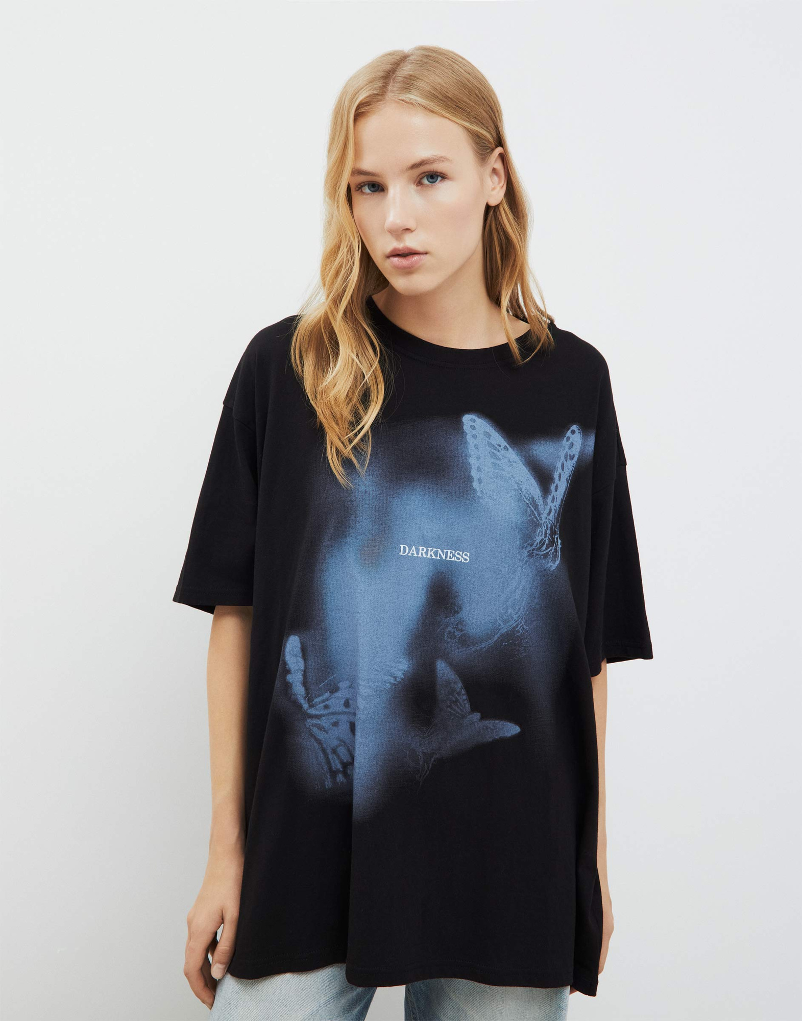 Чёрная футболка superoversize со спрей-эффектом GKT024810-2 купить по ...