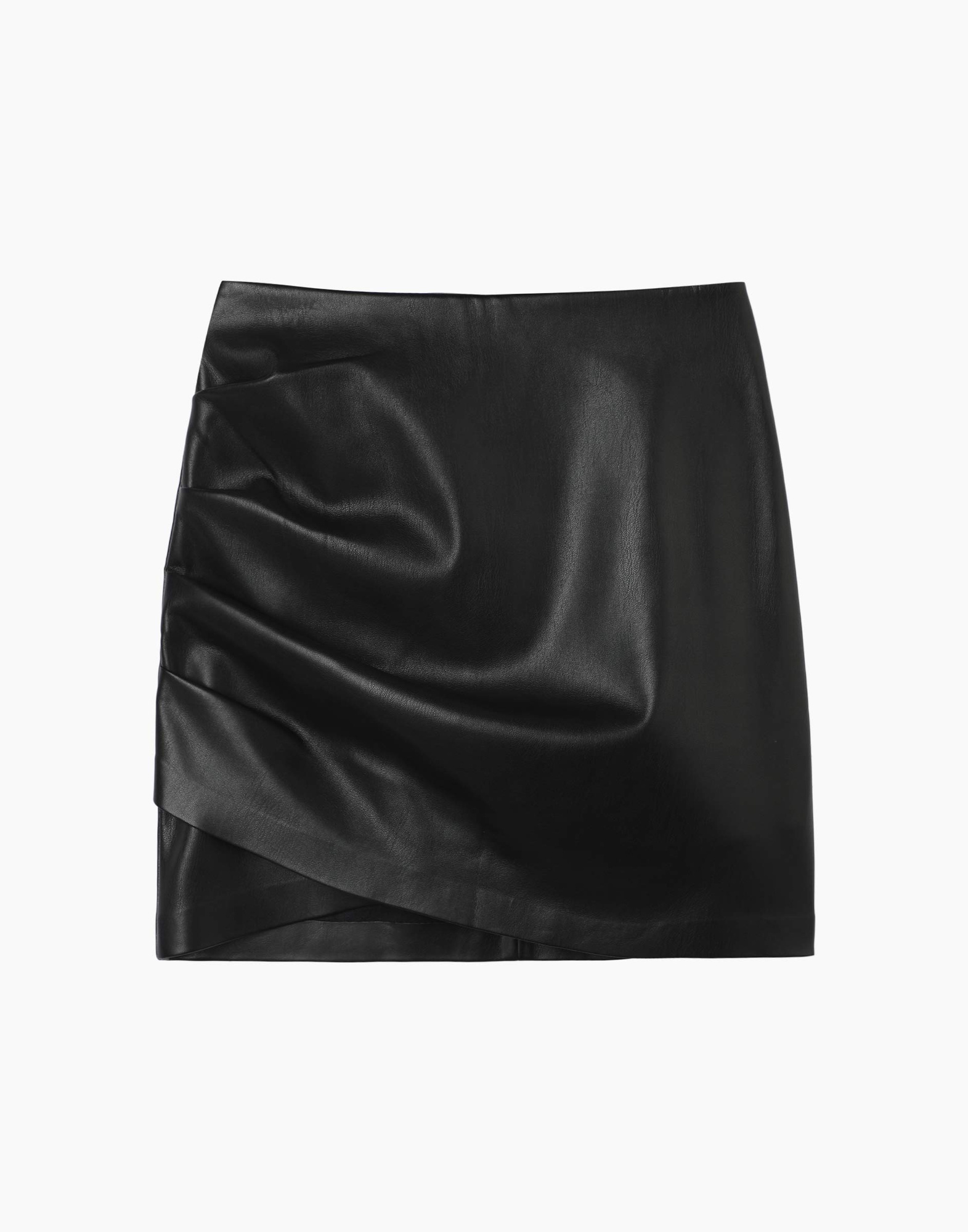 Чёрная мини-юбка из экокожи с драпировкой GSK017432-1 купить по цене от ...