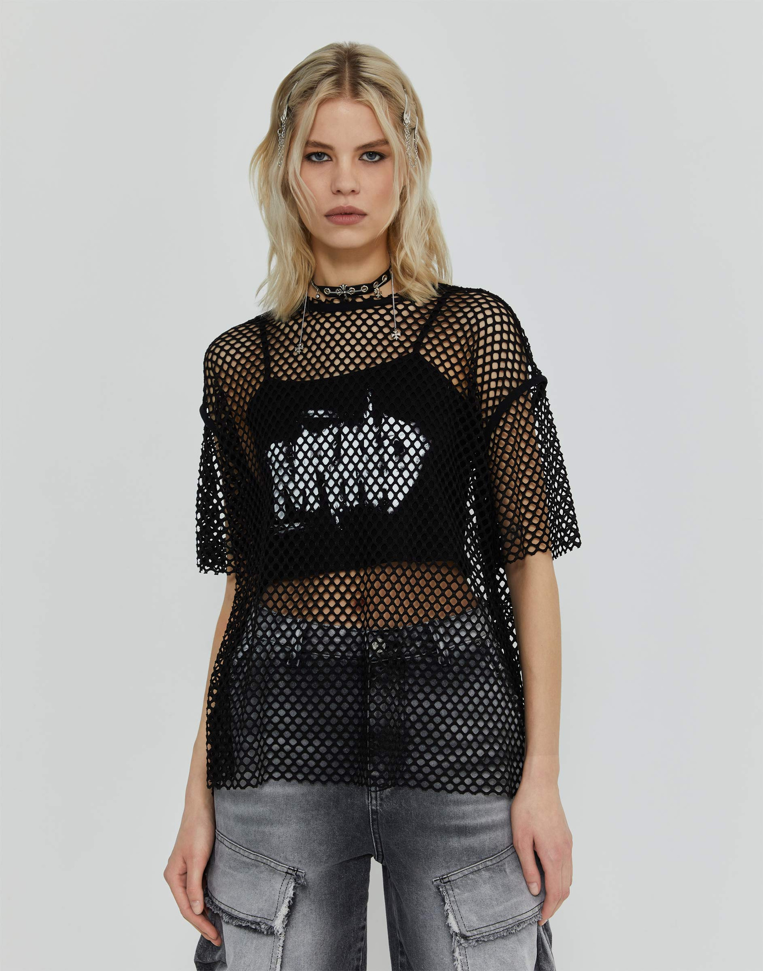 Чёрная сетчатая футболка oversize с граффити-принтом GKT022449-2 купить ...
