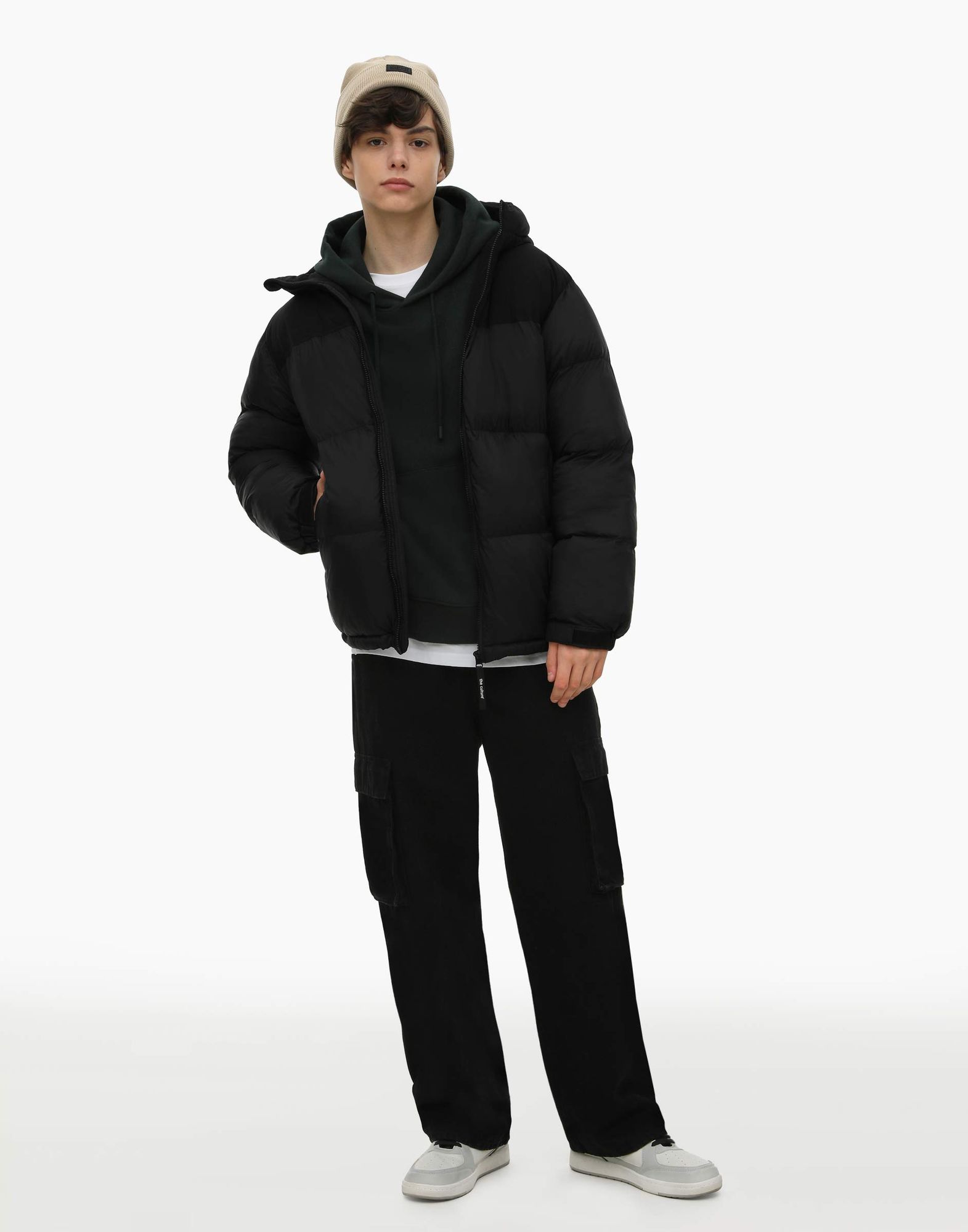 Чёрная утеплённая куртка oversize с капюшоном-2