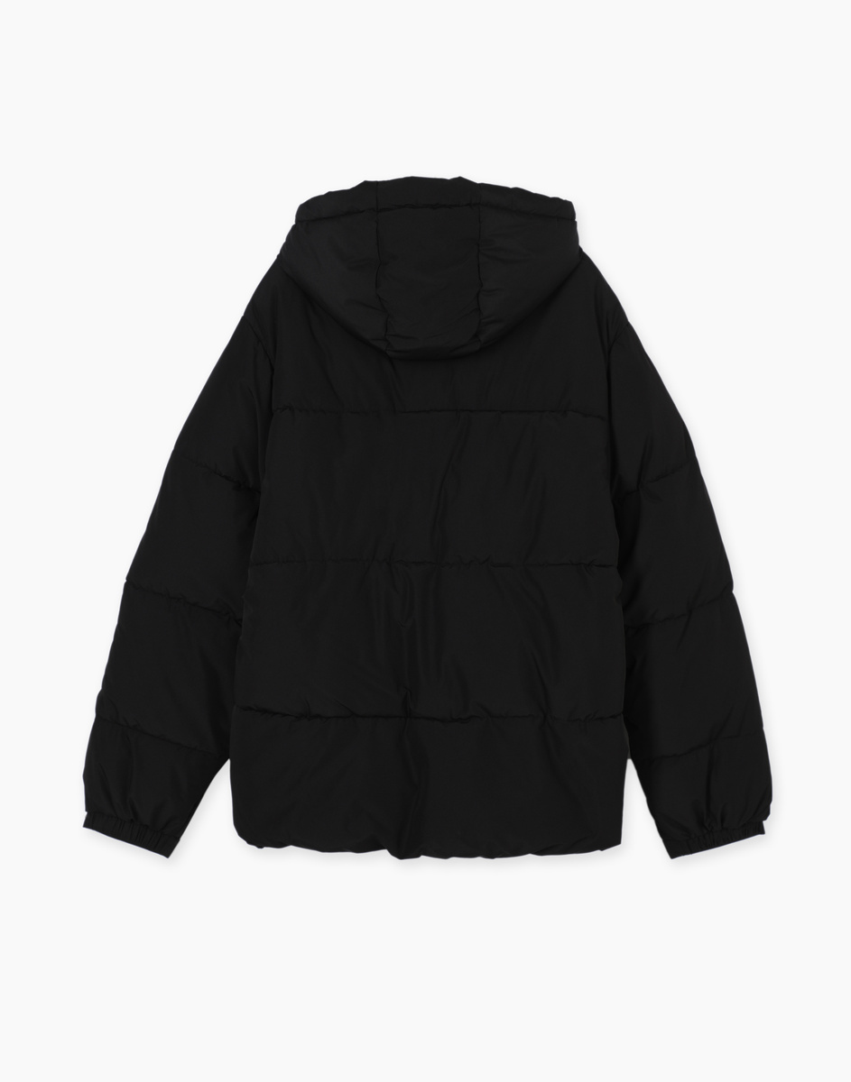 Чёрная утеплённая куртка oversize с синтепухом и патчем