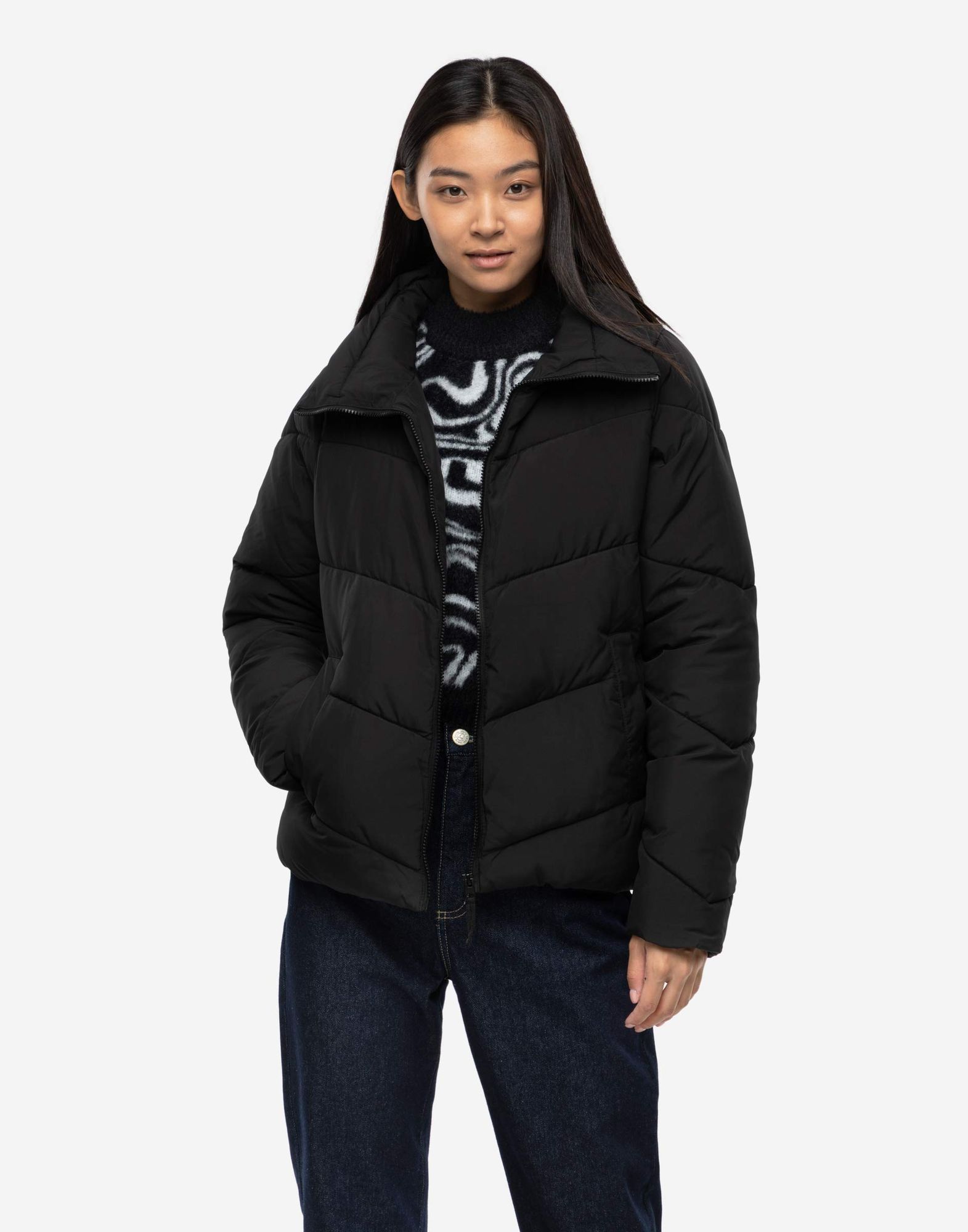 Черная утепленная куртка oversize-0