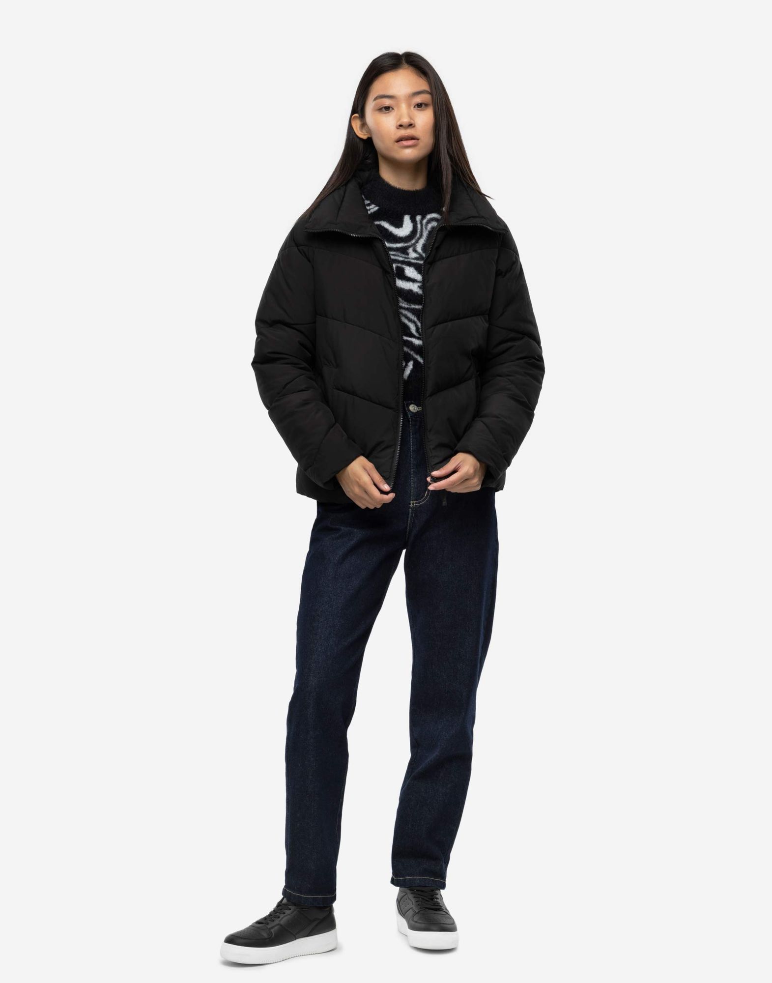 Черная утепленная куртка oversize-2