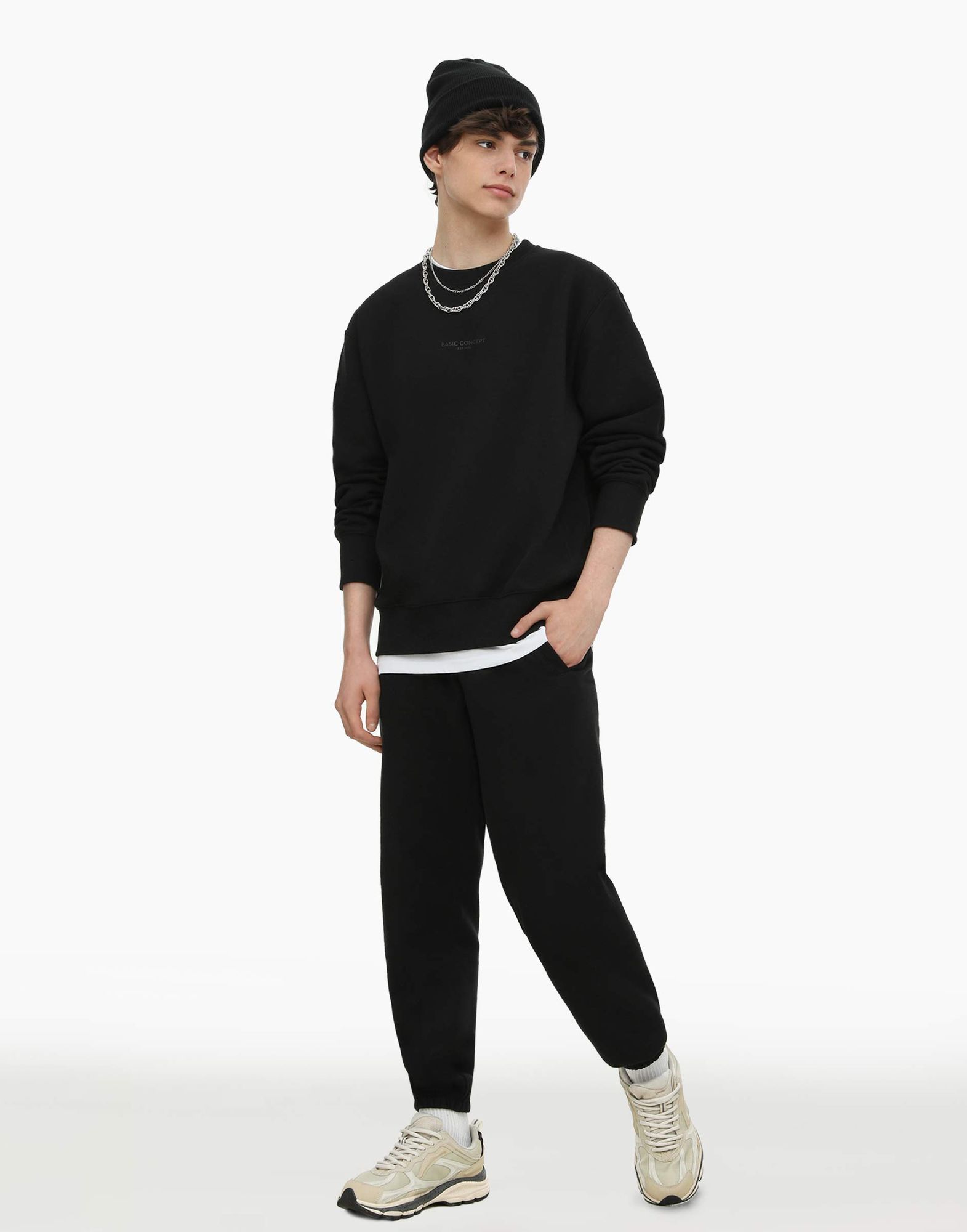 Чёрные спортивные брюки oversize для мальчика-0