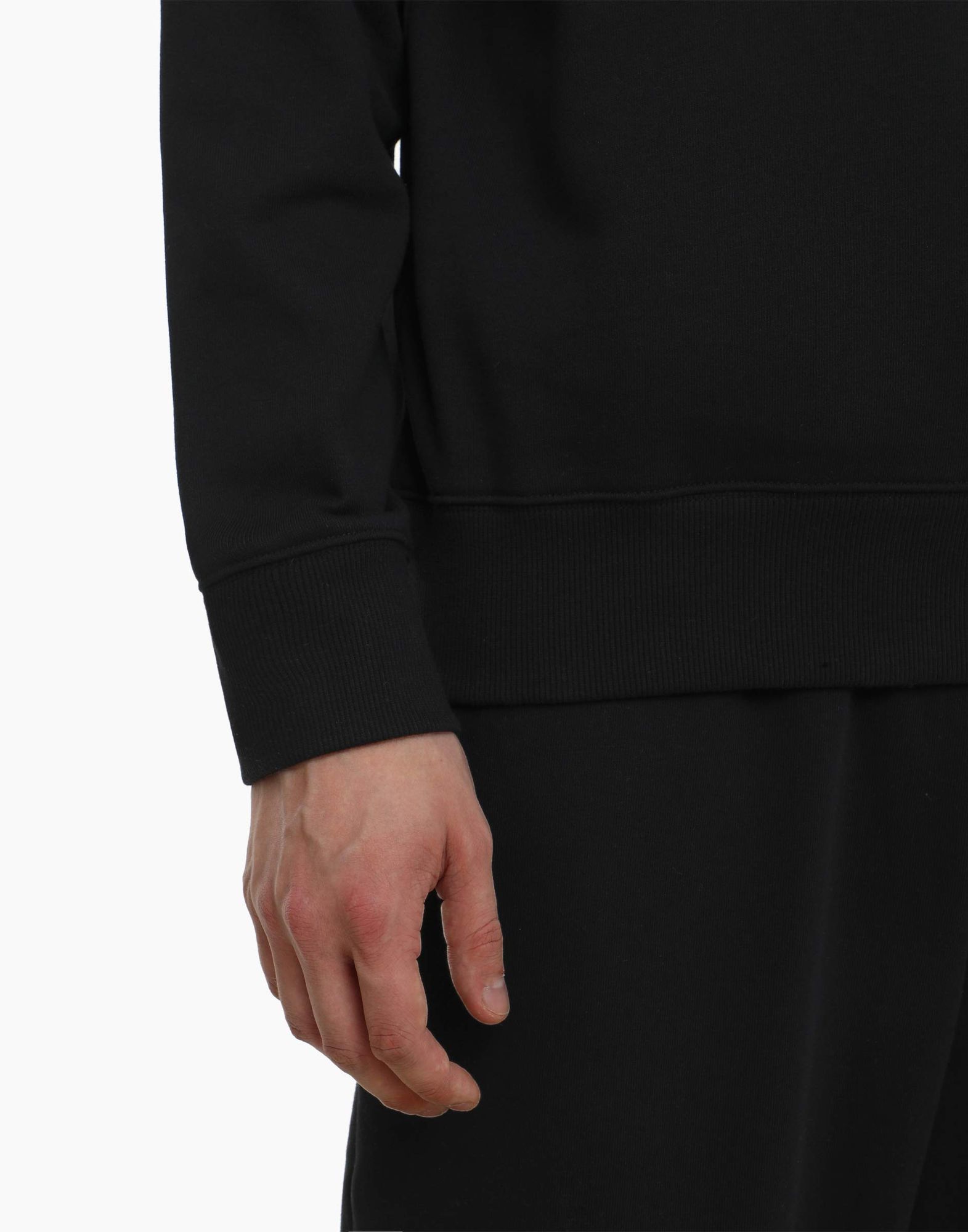 Чёрный свитшот Standard с вышивкой-4
