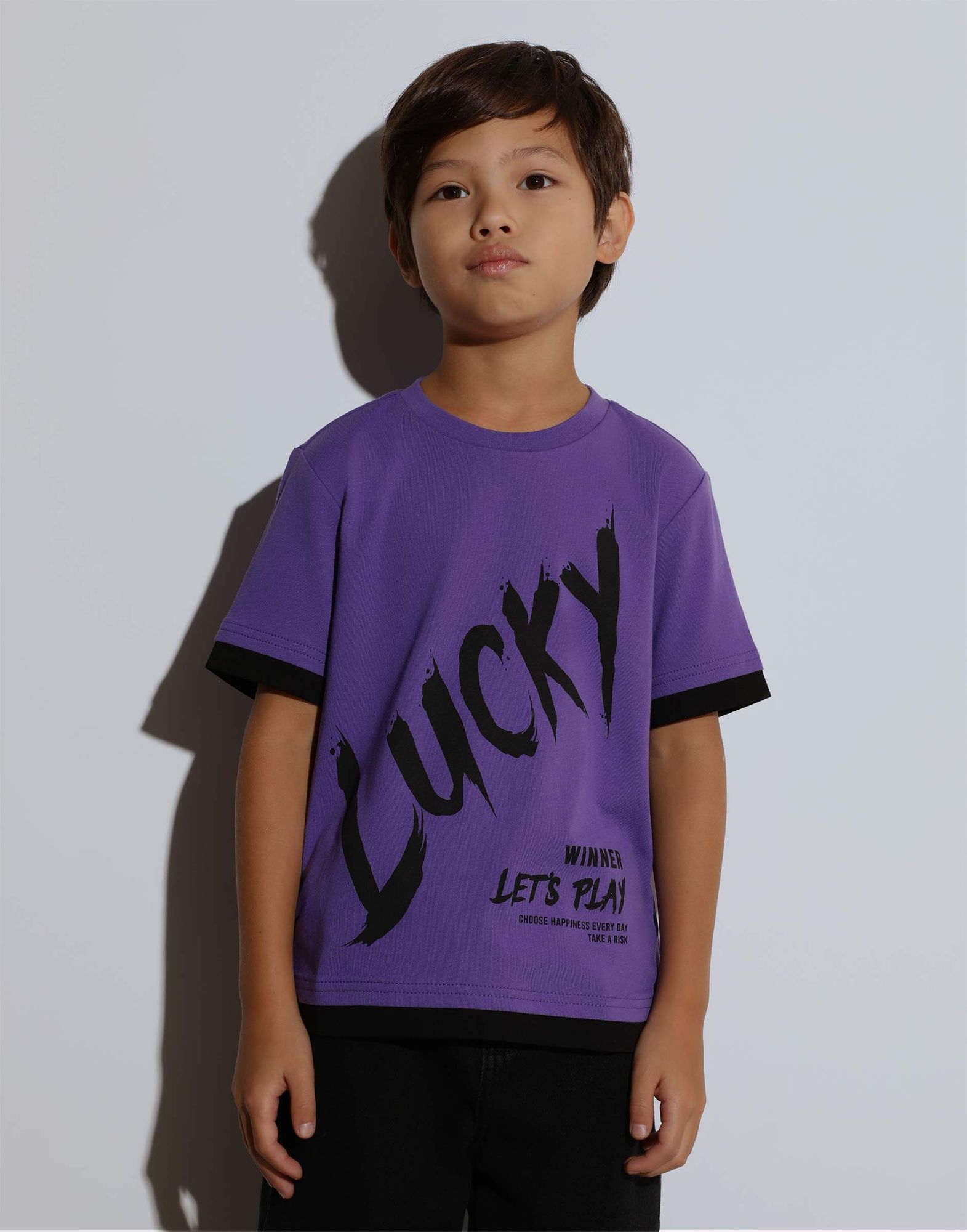 Фиолетовая футболка с принтом для мальчика-0