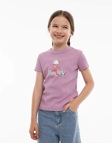 Фиолетовая футболка в рубчик с принтом для девочки-0