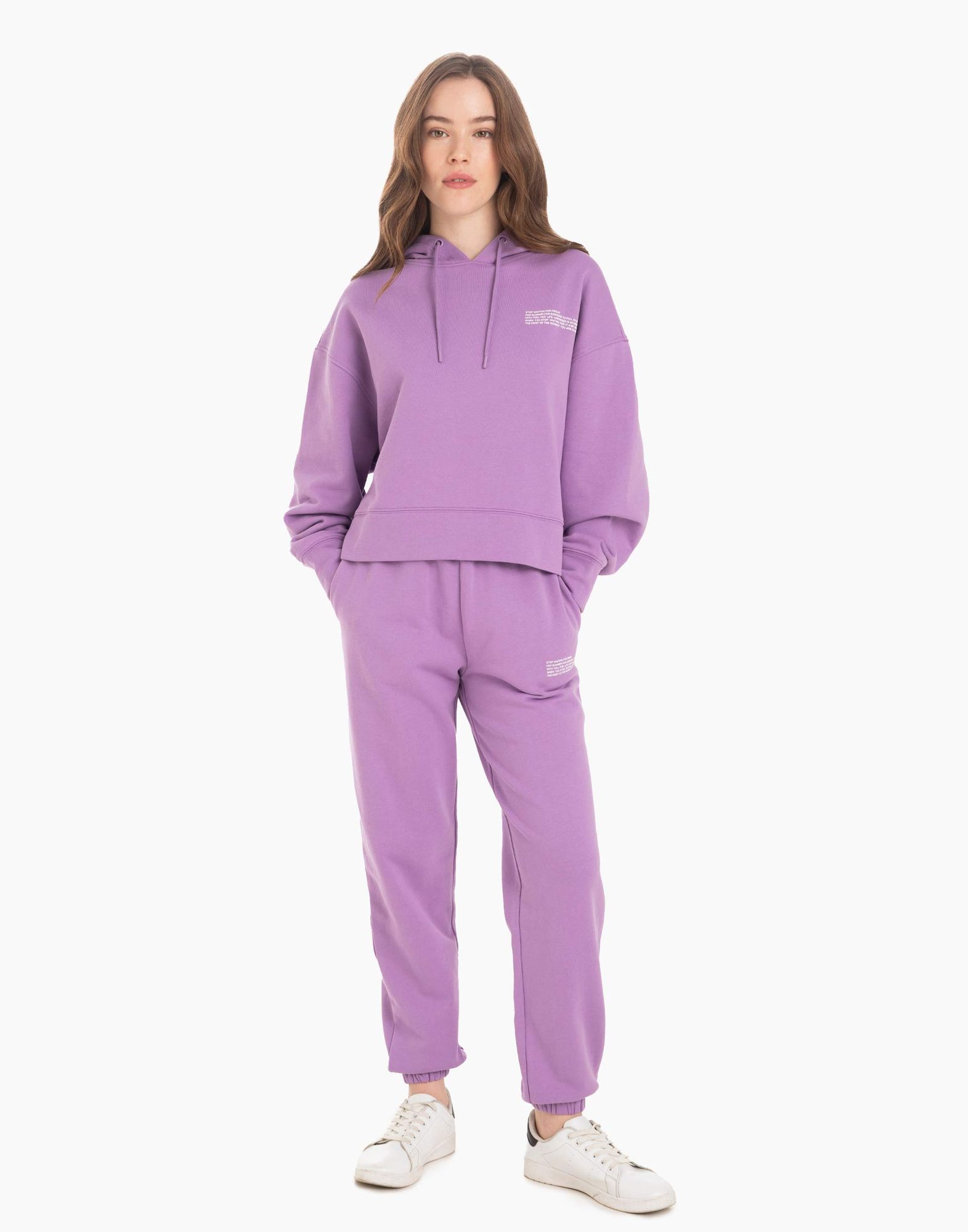 Фиолетовое укороченное худи oversize с надписью-2
