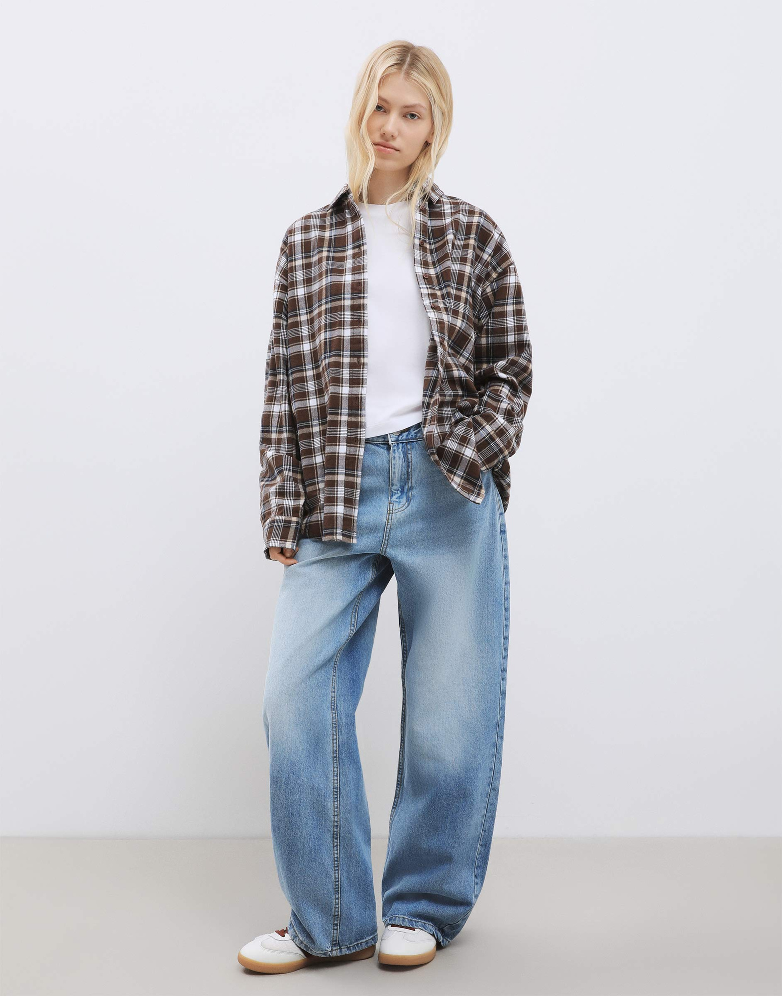 Коричневая рубашка oversize в клетку из фланели GWT004009-2 купить по ...