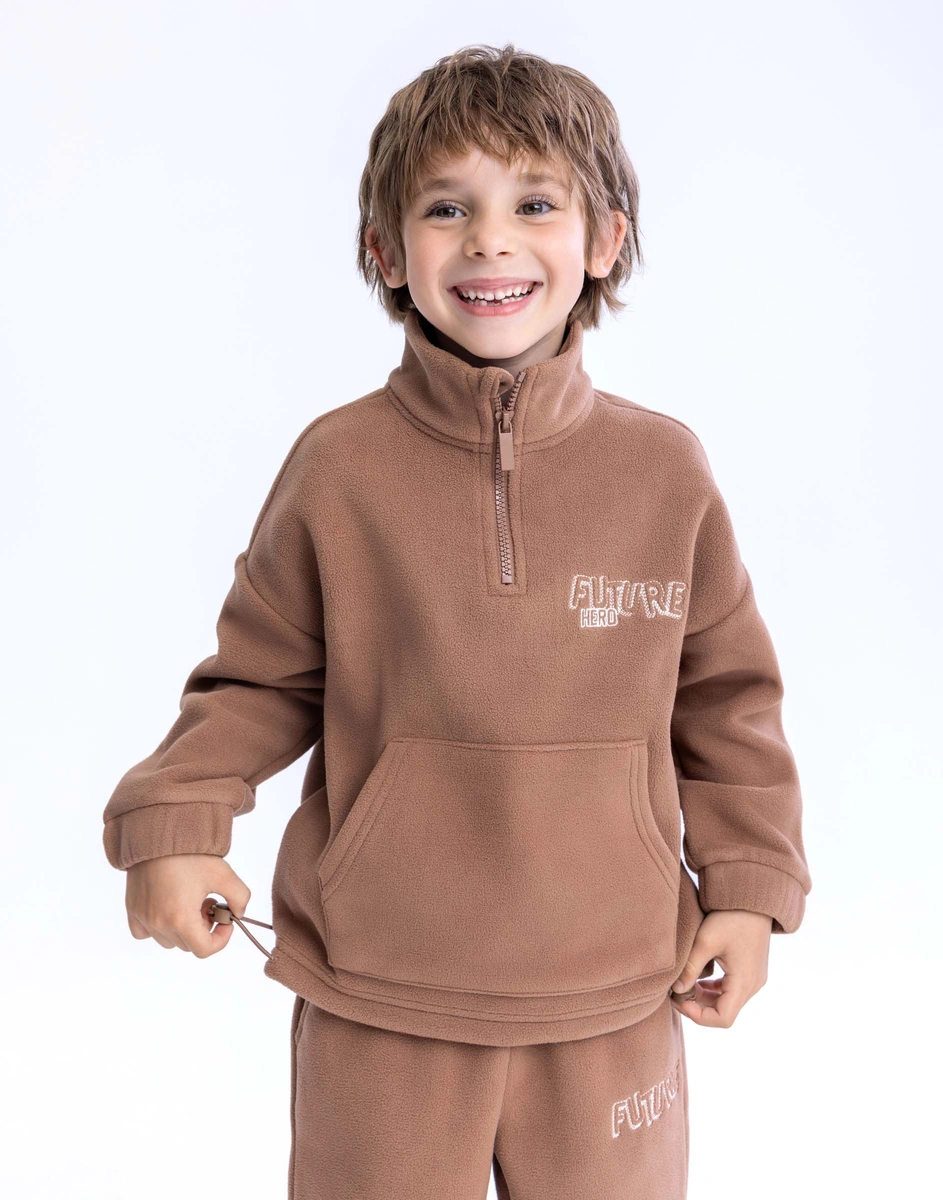 Коричневый свитшот oversize с воротником на молнии для мальчика ...