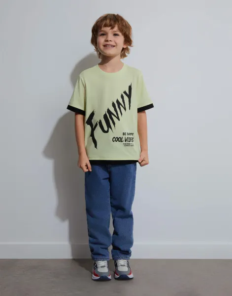 Салатовая футболка с принтом для мальчика-0