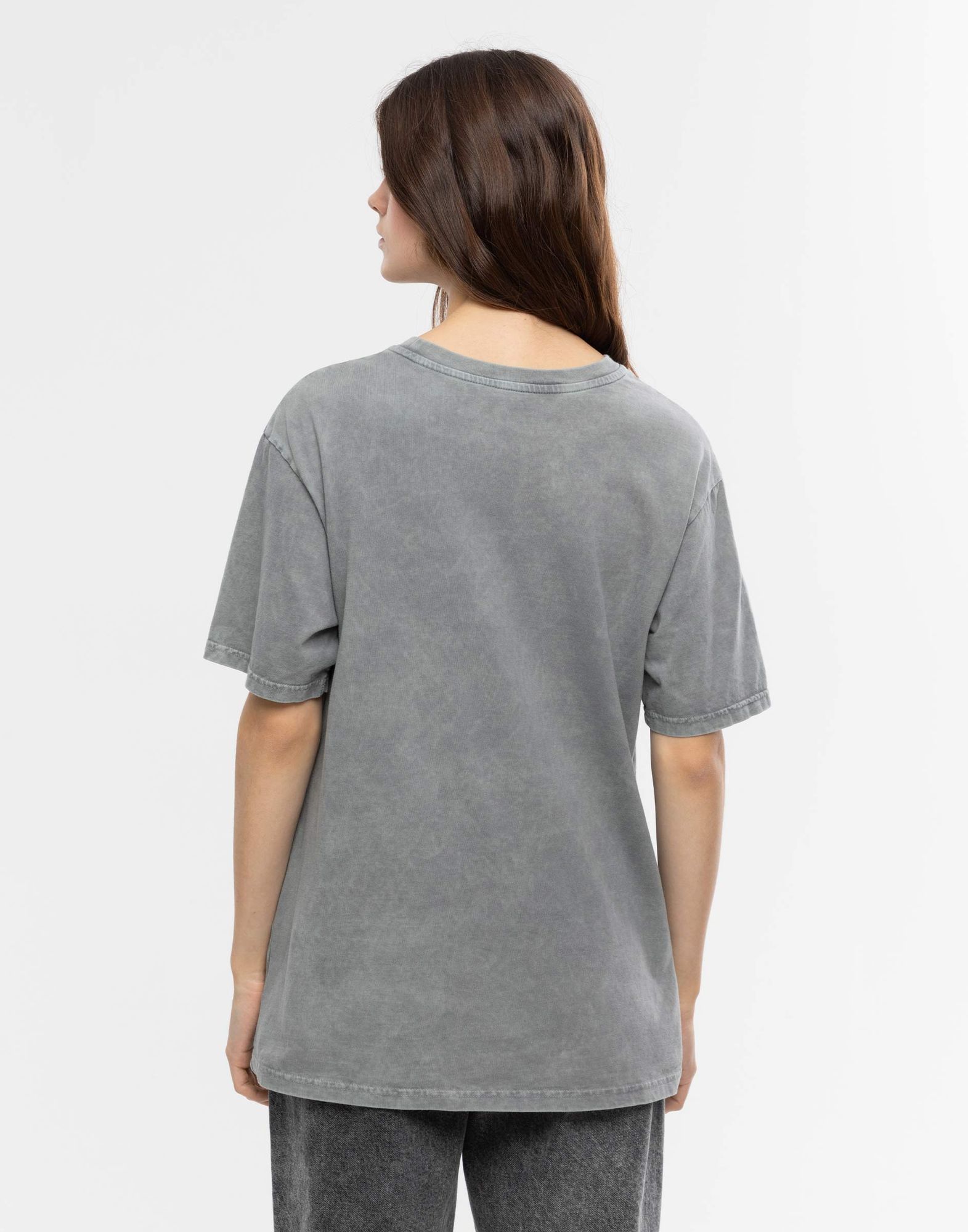 Серая футболка oversize с принтом и эффектом варки GKT021751-1 купить ...