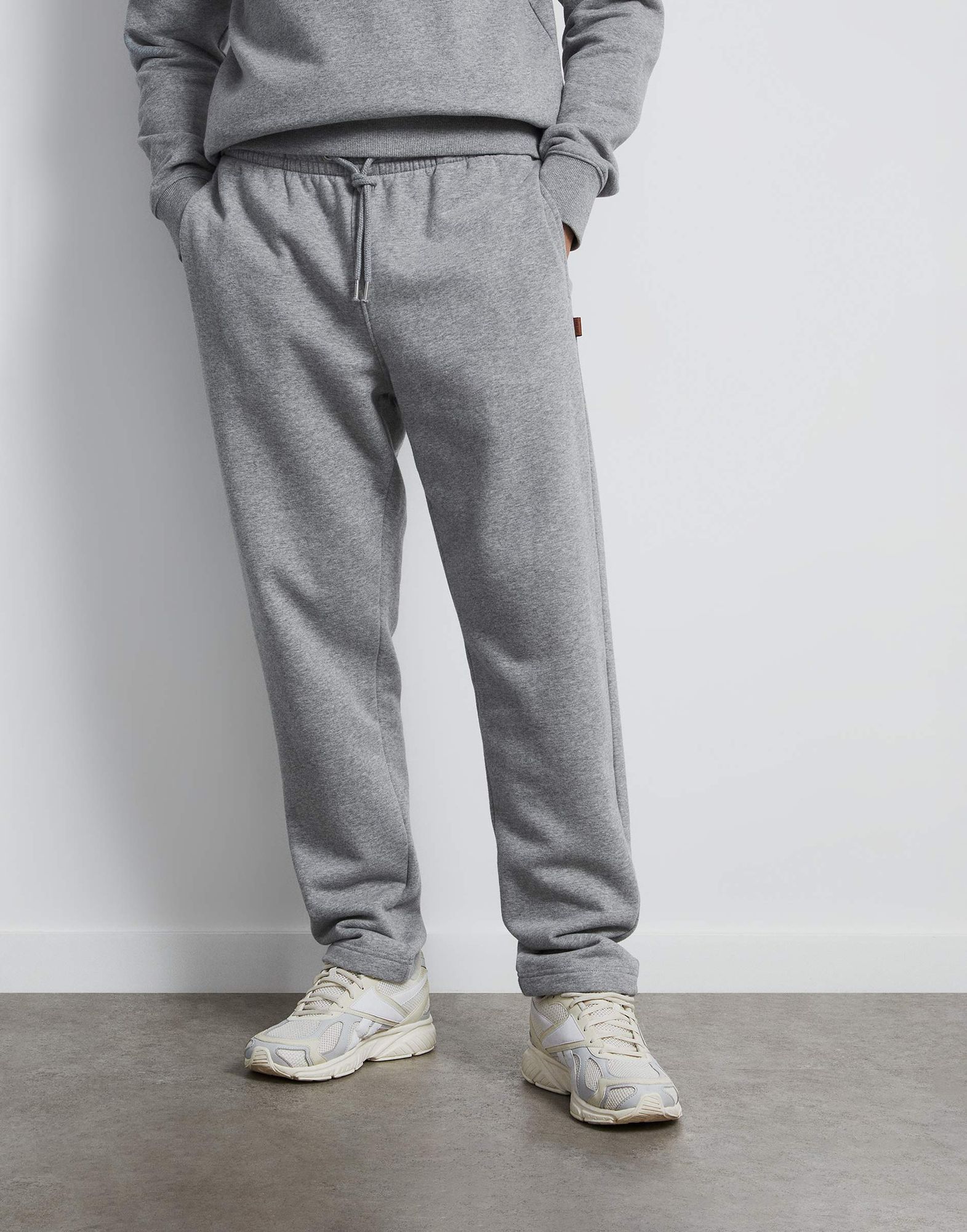 Серые спортивные брюки Comfort-1