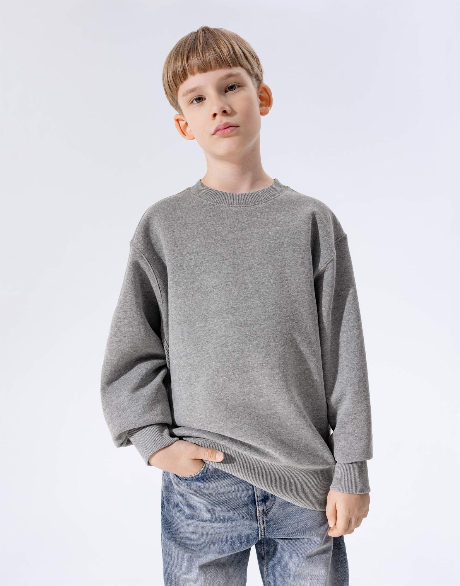 Серый свитшот oversize BAC014050-1 купить по цене от 599 рублей с ...