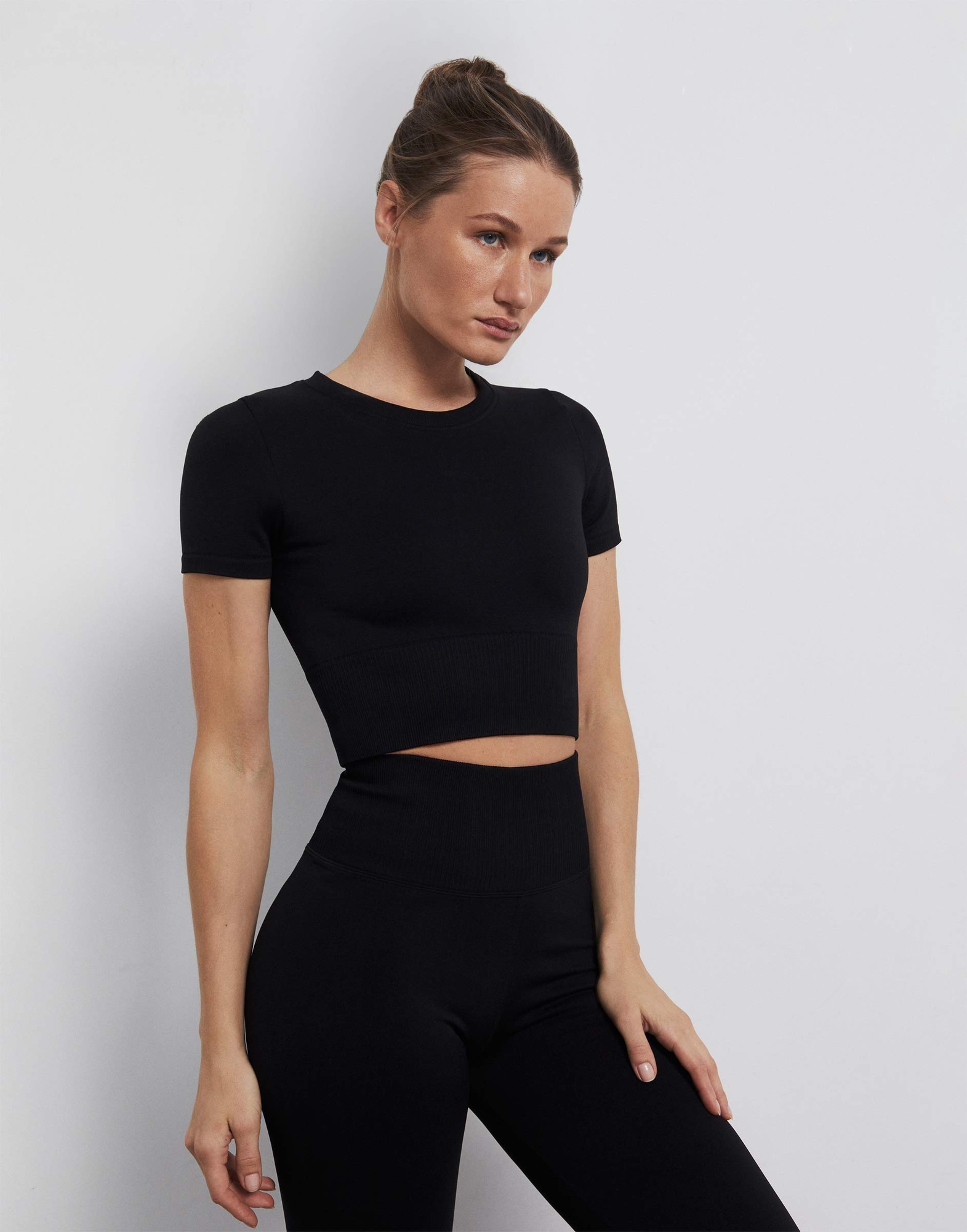 Спортивная укороченная бесшовная футболка GRT000340-1 купить по цене от ...