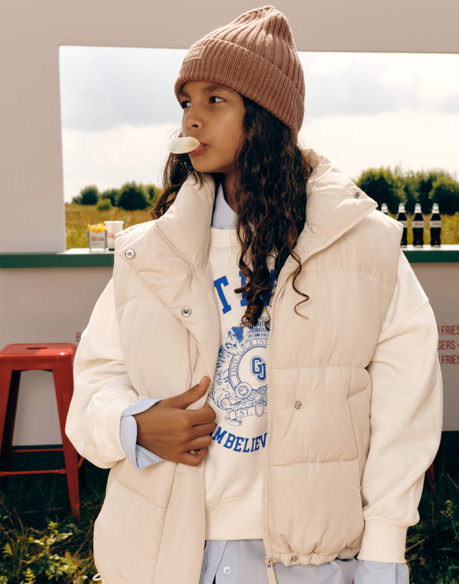 Svetlo-bezevyj-steganyj-zilet-