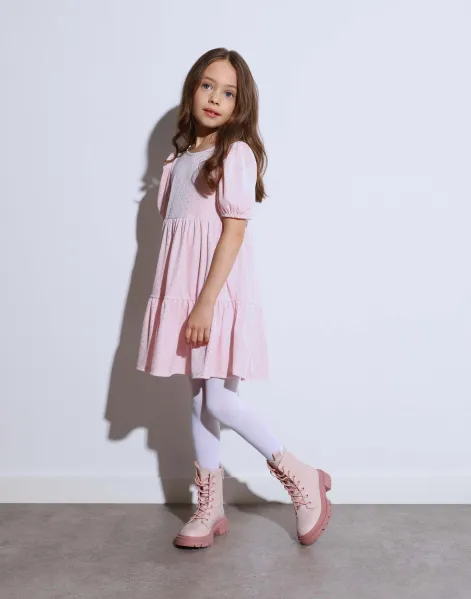 Светло-розовое ярусное платье из велюра с рукавами-фонариками для девочки-0