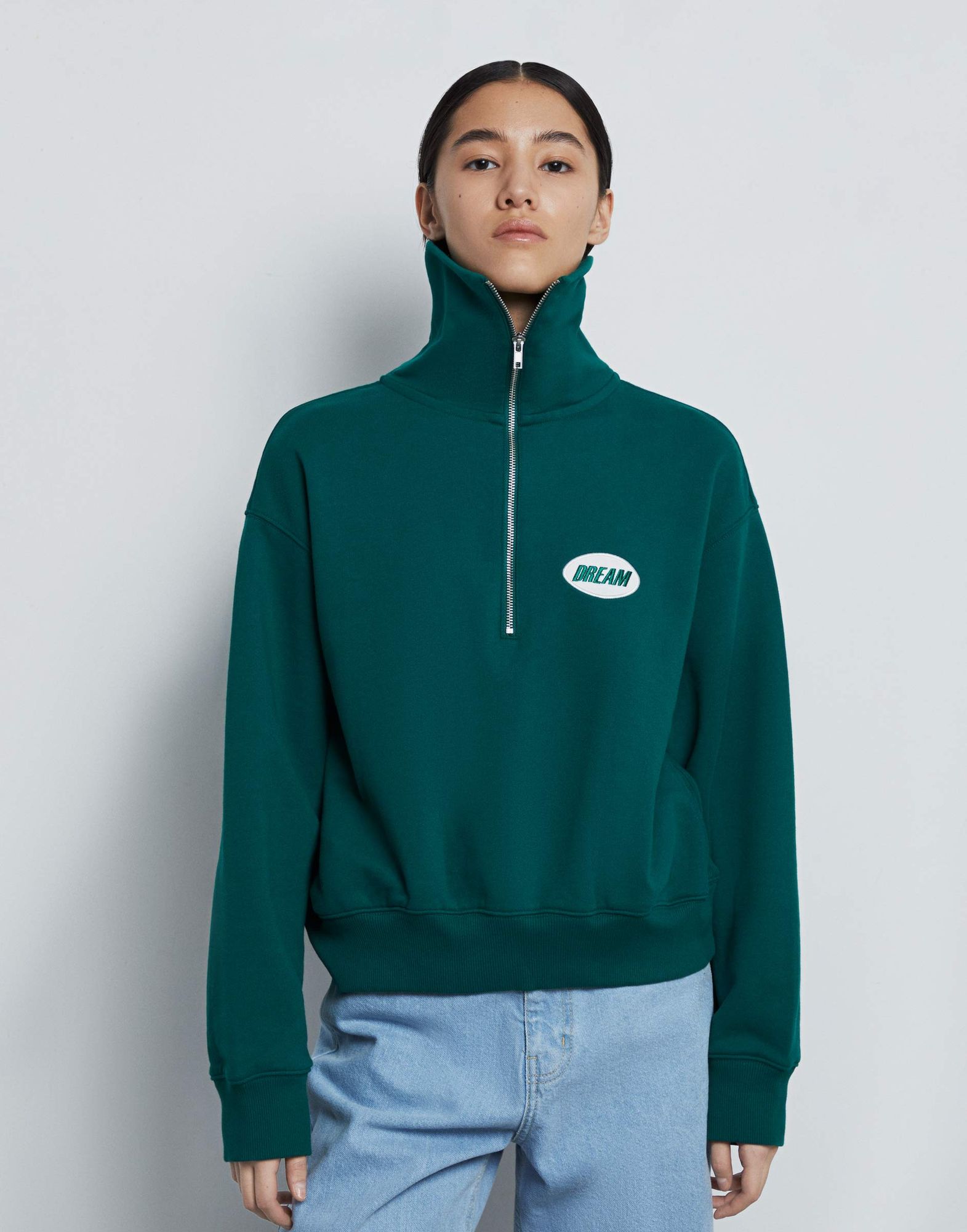 Свитшот oversize с воротником на молнии и вышивкой GAC021957-1 купить ...