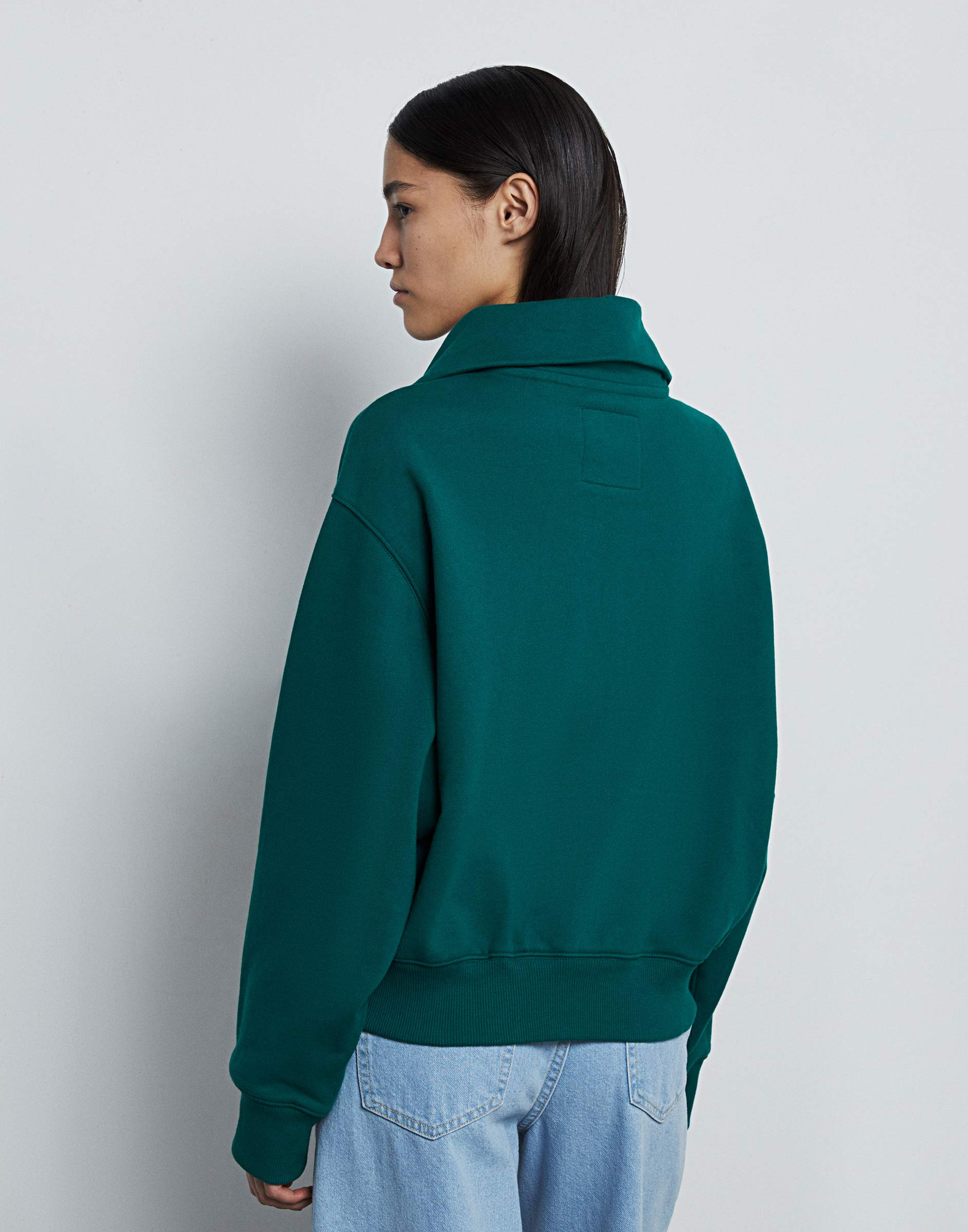 Свитшот oversize с воротником на молнии и вышивкой GAC021957-1 купить ...