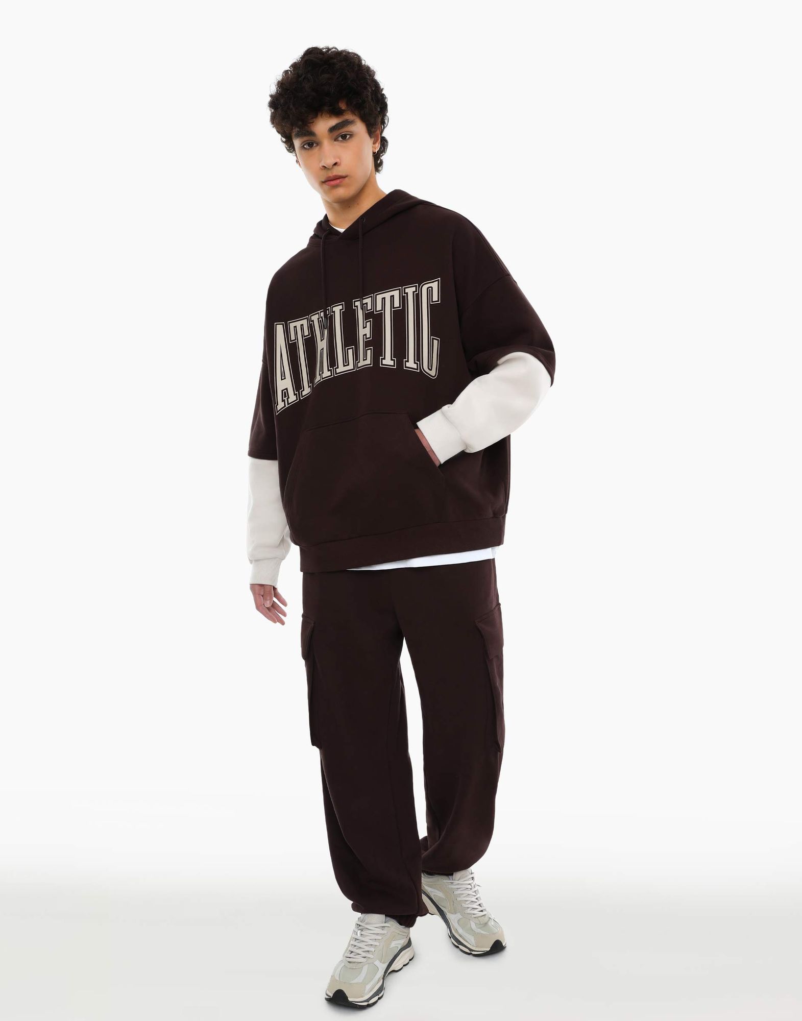 Тёмно-коричневое худи oversize с принтом -1