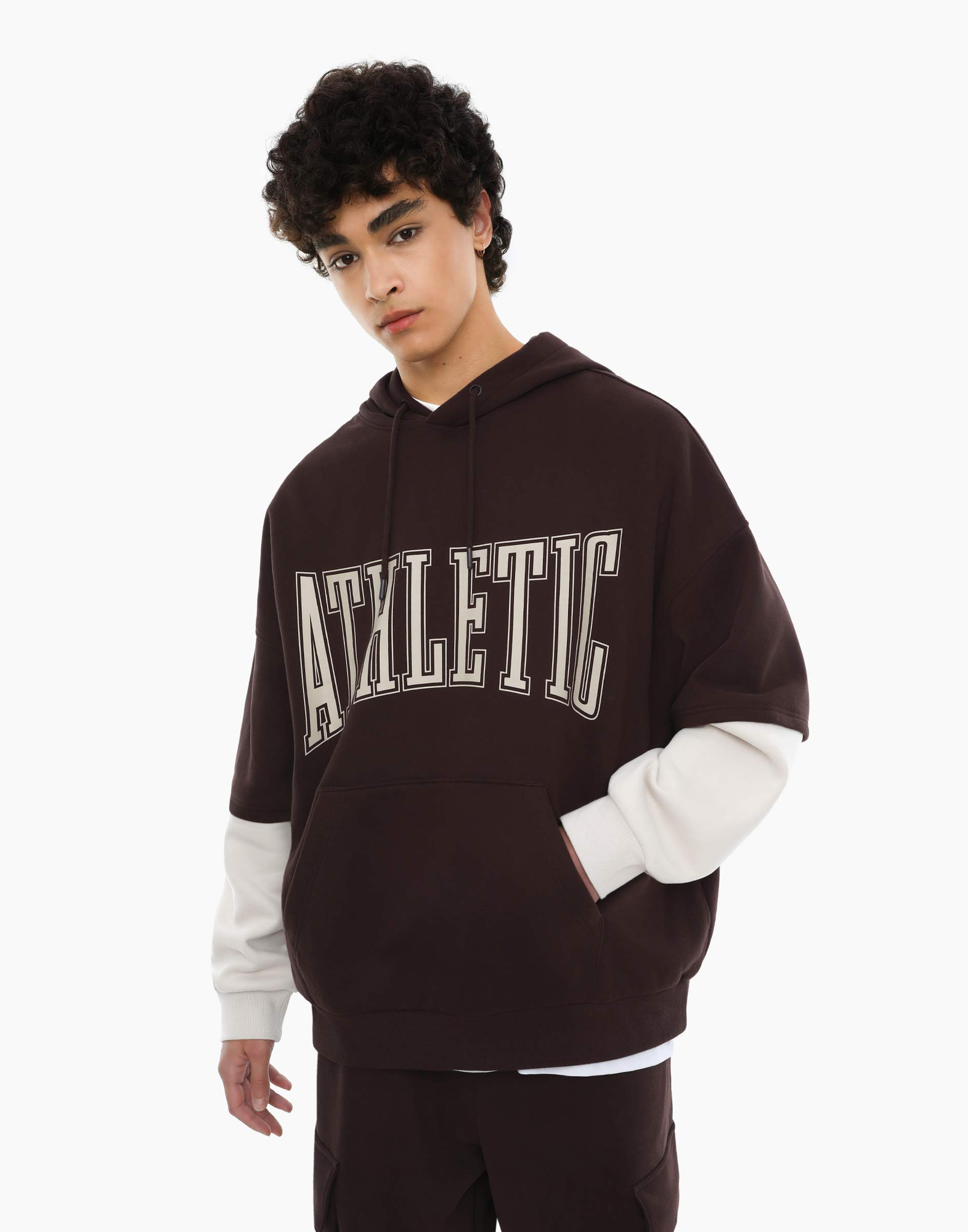 Тёмно-коричневое худи oversize с принтом и двойными рукавами BAC011785 ...