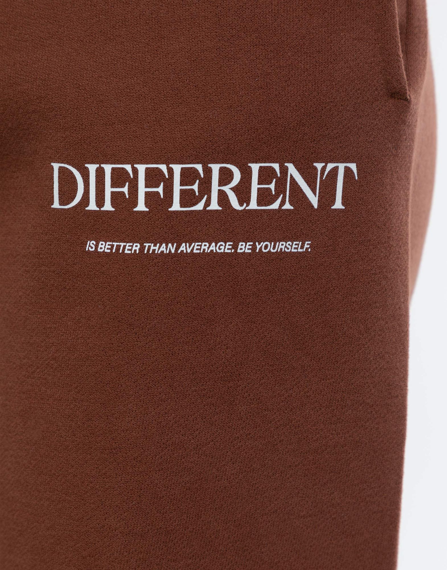 Темно-коричневые спортивные брюки Baggy с надписью Different-4
