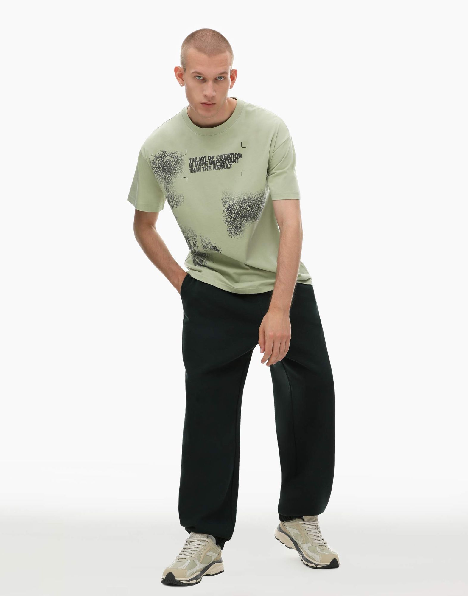 Тёмно-зелёные спортивные брюки oversize-0