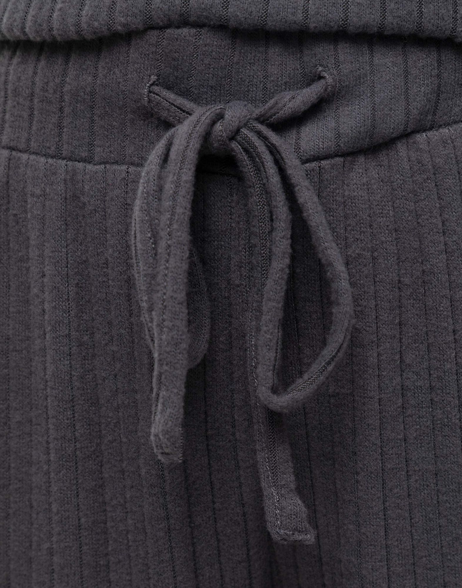 Темное-серые домашние брюки в рубчик-4