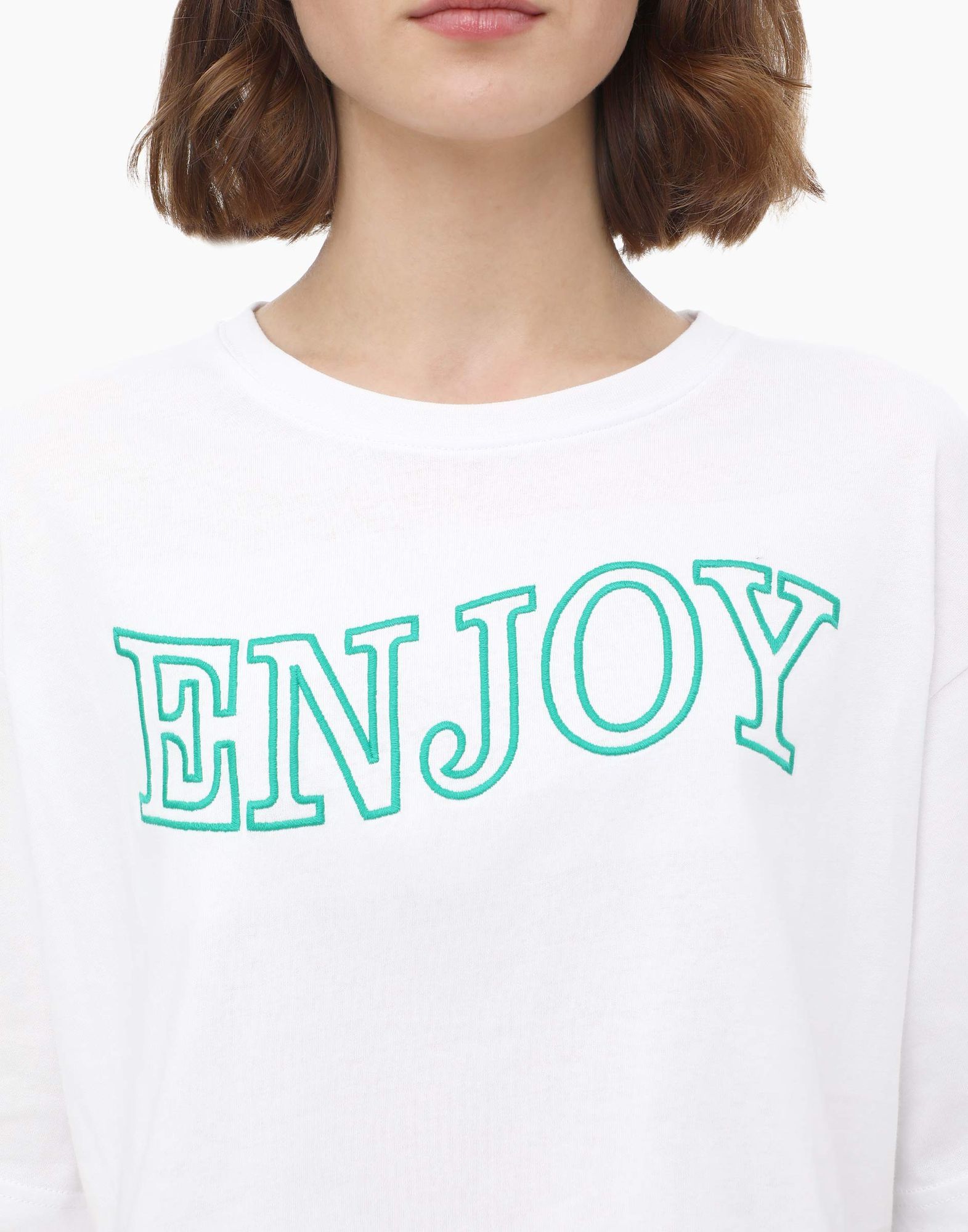 Белая укороченная футболка oversize с вышивкой Enjoy-4