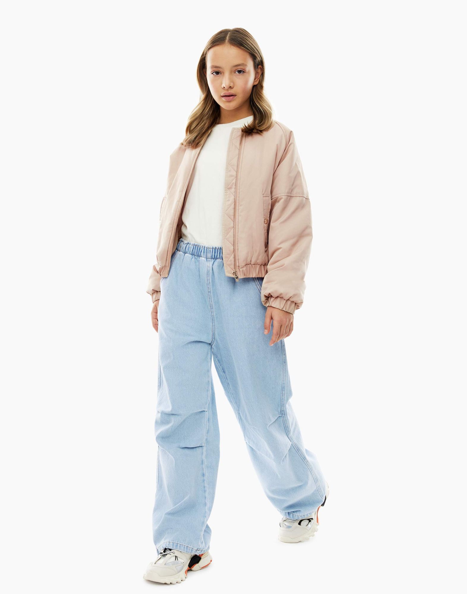 Бежевая утеплённая куртка-бомбер oversize для девочки-0