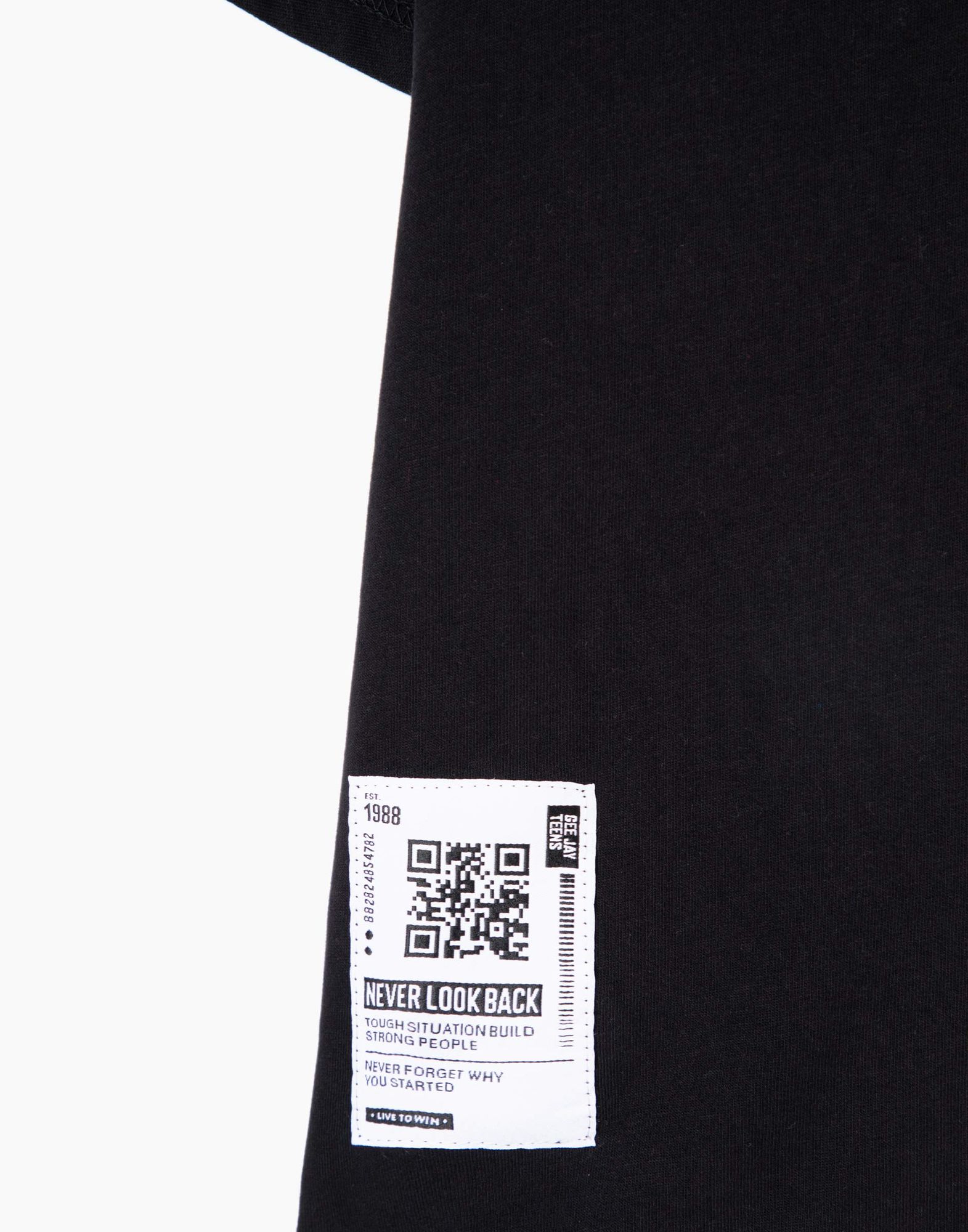 Чёрная футболка oversize с принтом Never look back для мальчика-4