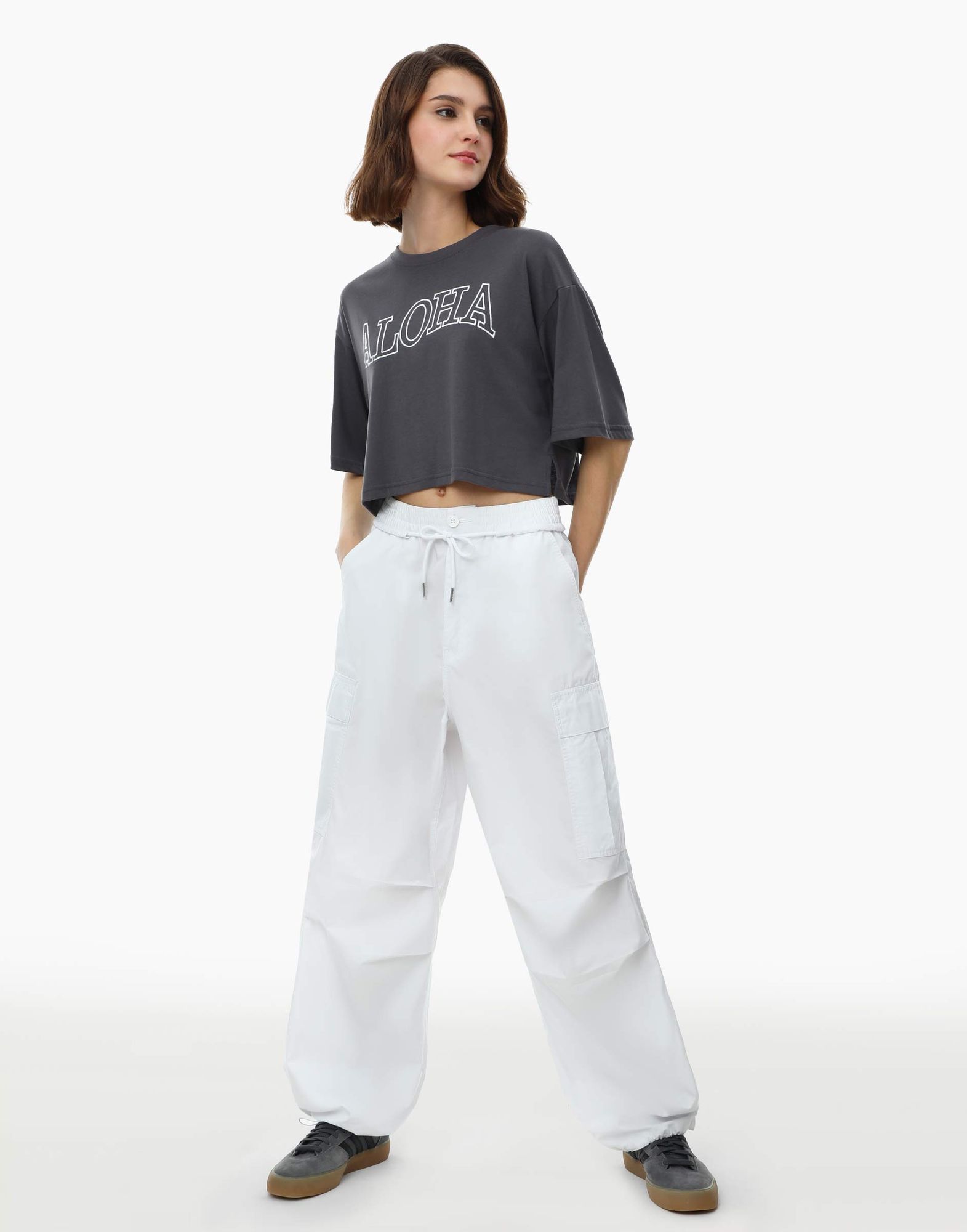 Серая укороченная футболка oversize с вышивкой Aloha-1