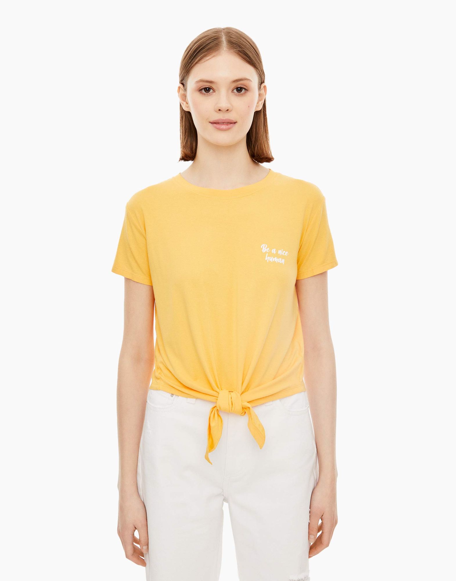 Жёлтая футболка с завязками и надписью женская-2